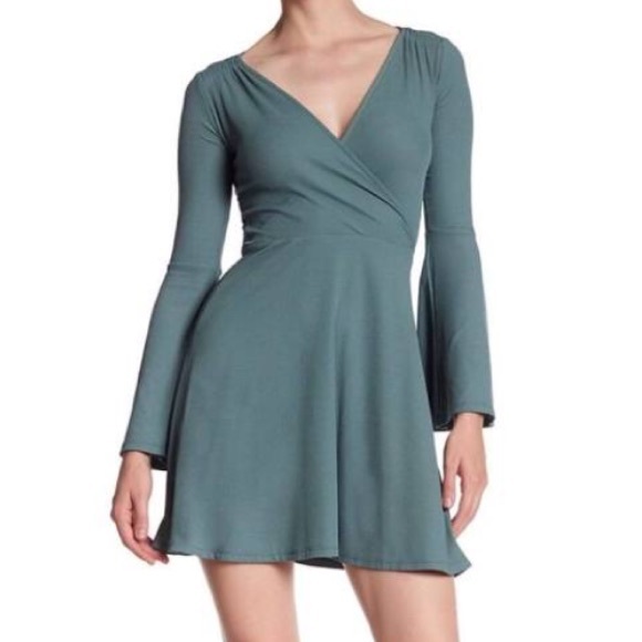 Topshop Dresses & Skirts - Topshop Petite Wrap Floppy dress